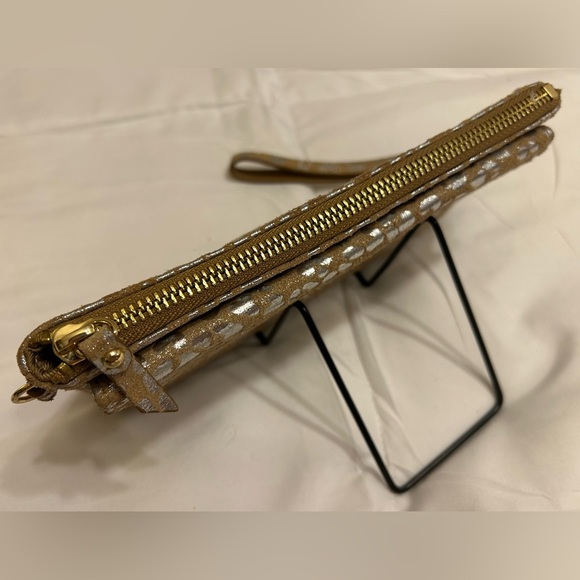 LODIS Suede & Leather Convertible Crossbody Silver and Gold Leopard Prin… - Picture 6 of 11